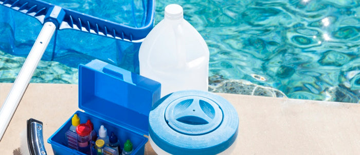 A medence vegyszerezése – miért van rá szükség és hogyan spóroljunk vele?