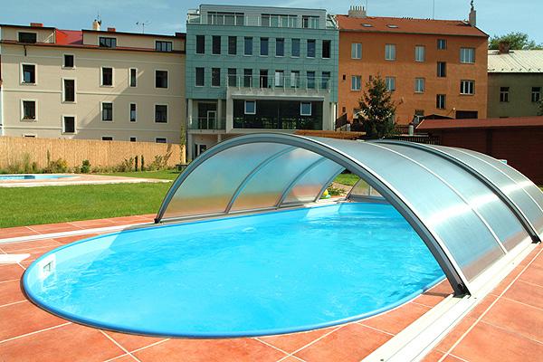 Polikarbonát Medencefedés