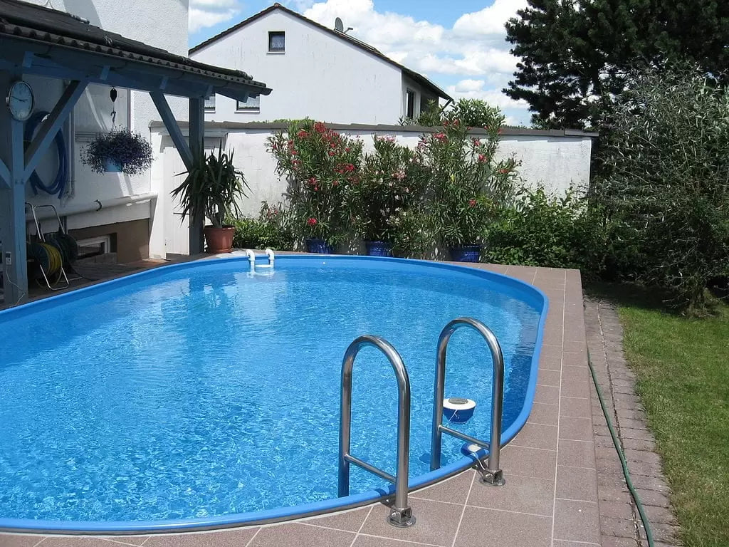 Ovális Műanyag Medence